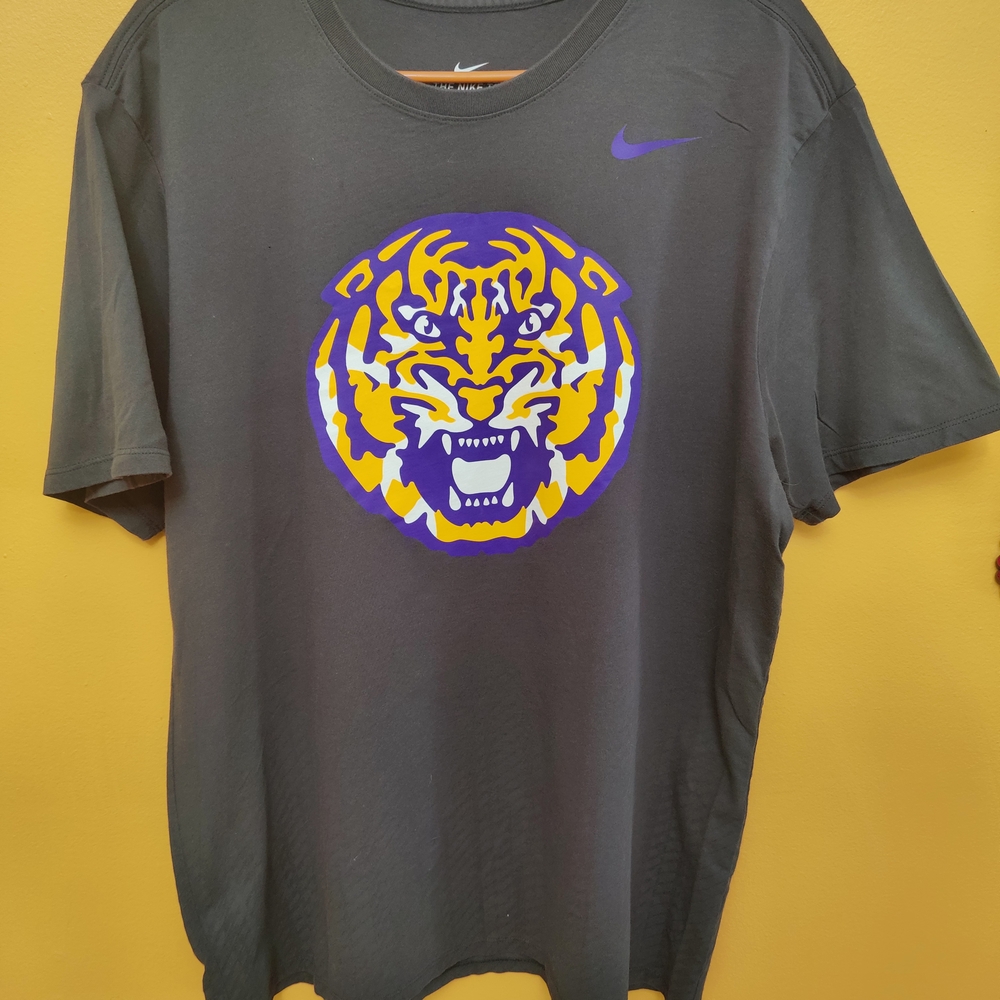 Nike Gray and Purple Short Sleeve Tee with Vibrant Tiger Graphic